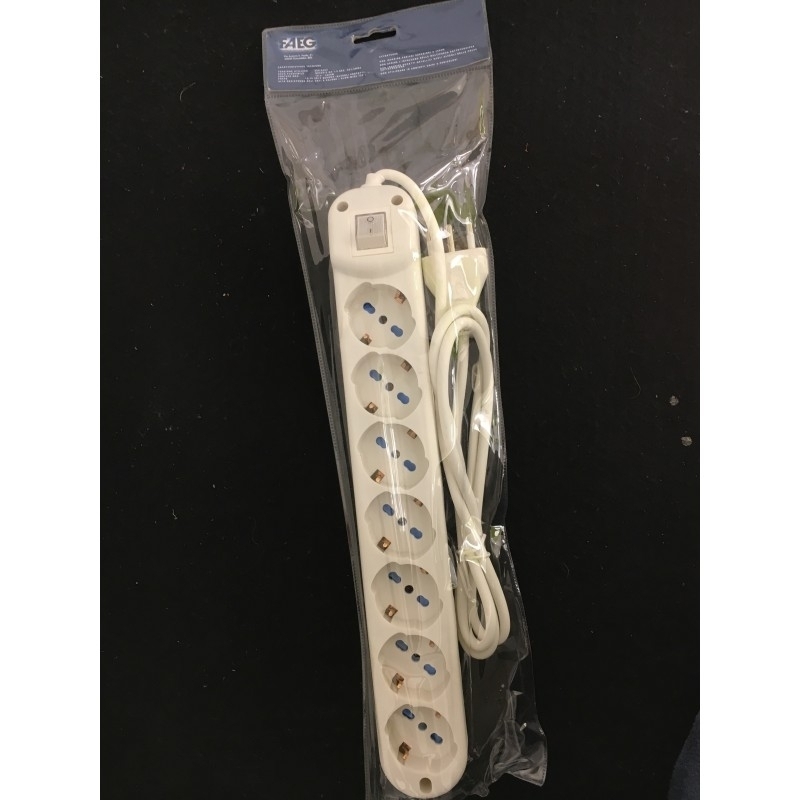 faeg 19633 multipresa universale 7 prese schuko bipasso 2p+t 10a 16a p40 con cavo  e interruttore fg19633