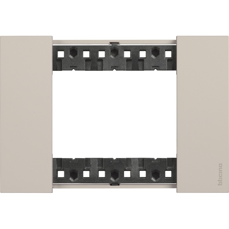 bticino living now placca sabbia tre posti  tecnopolimero bticino ka4803km